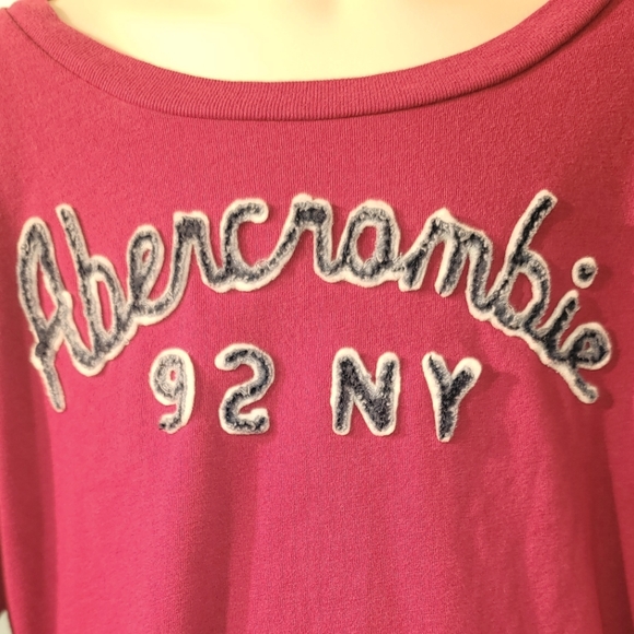 🎯 LAST CHANCE $5 FIRM  Abercrombie Girls M (12) L/S top w/collegiate lettering - Picture 2 of 5